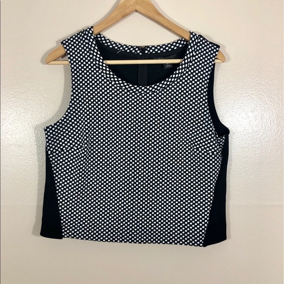 Banana Republic | Black White Polka Dot Crop Top - Picture 2 of 6